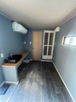 事例紹介|オフグリッドコンテナトレーラーハウス|トイレ・シャワールーム仕様