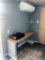 事例紹介|オフグリッドコンテナトレーラーハウス|トイレ・シャワールーム仕様