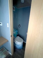 事例紹介|オフグリッドコンテナトレーラーハウス|トイレ・シャワールーム仕様