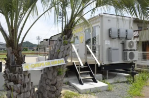 事例紹介|コンテナトレーラーハウス|ジラフクレープ